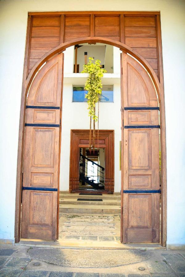 The Cove Hotell Negombo Exteriör bild