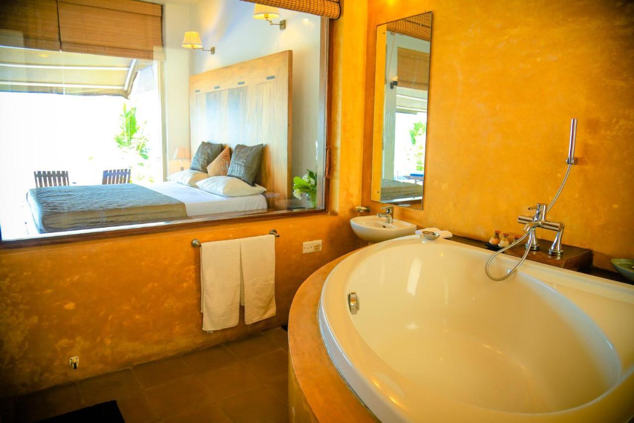 The Cove Hotell Negombo Exteriör bild