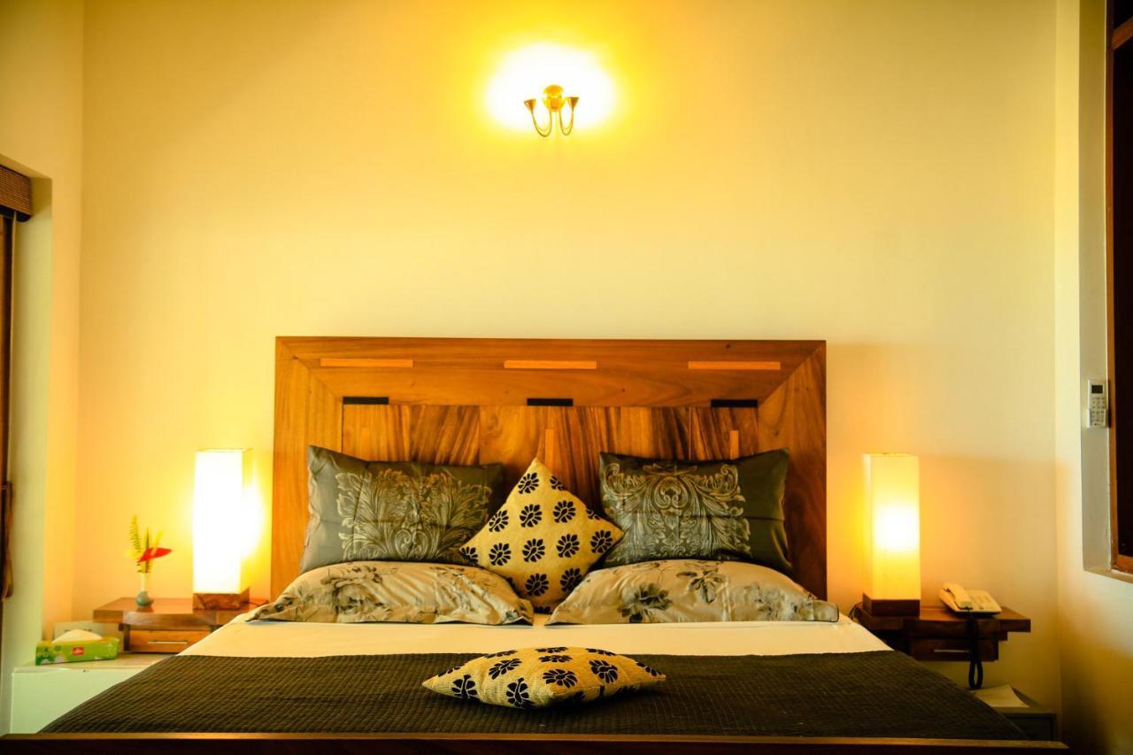 The Cove Hotell Negombo Exteriör bild